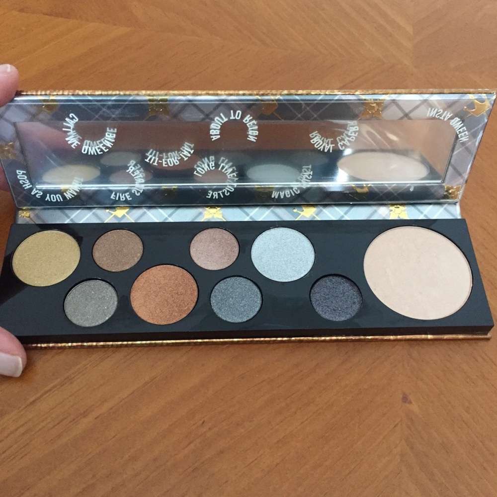 MAC Qween Supreme Eyeshadow Palette - Picture 6 of 16